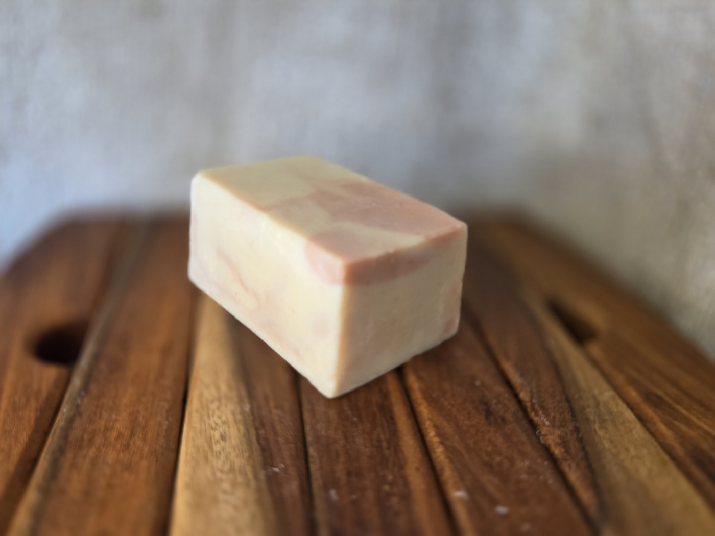 Cream and pink marbled rectangular face bar (alternate angle)